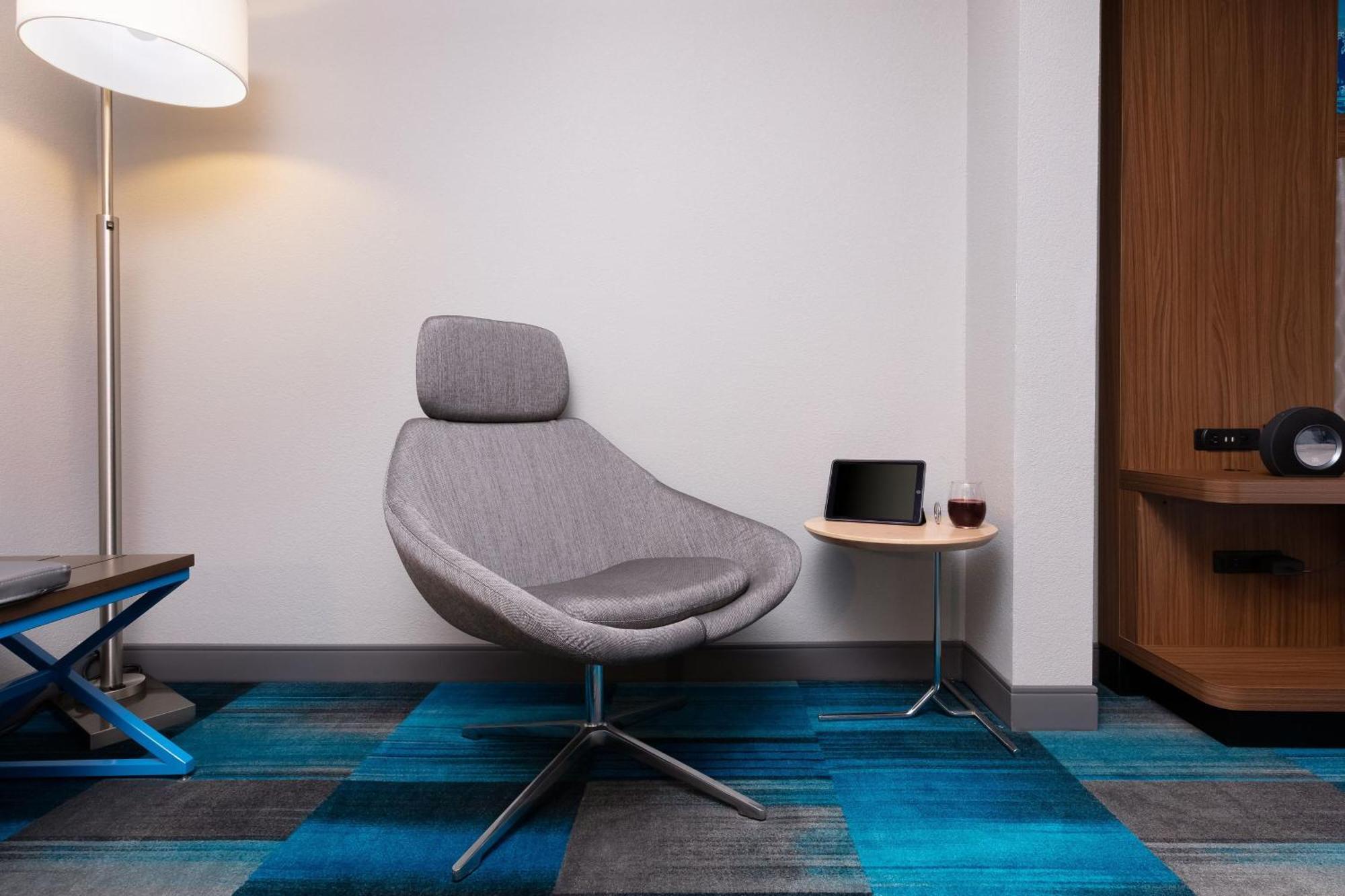 Aloft Columbia Harbison Hotel Bagian luar foto